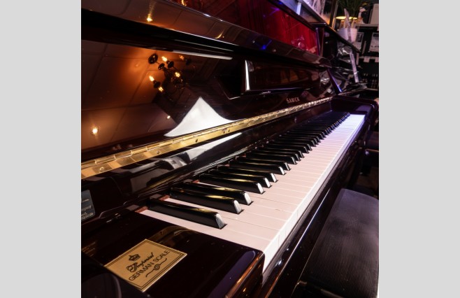 Used Samick Polished Mahogany SU115 Upright Piano - All Inclusive Premium Package (SN:HIK01319) - Image 8